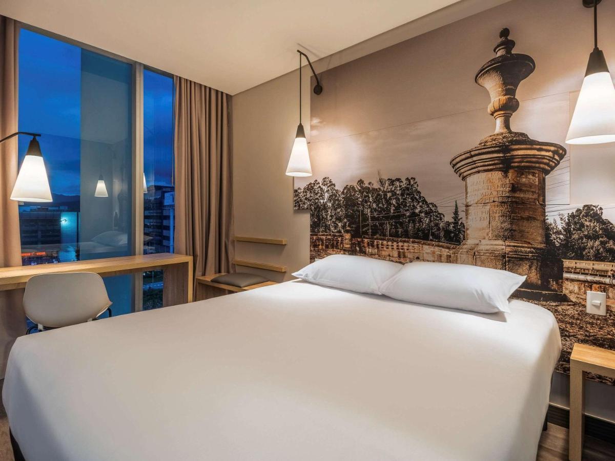 Отель Ibis Чия Экстерьер фото