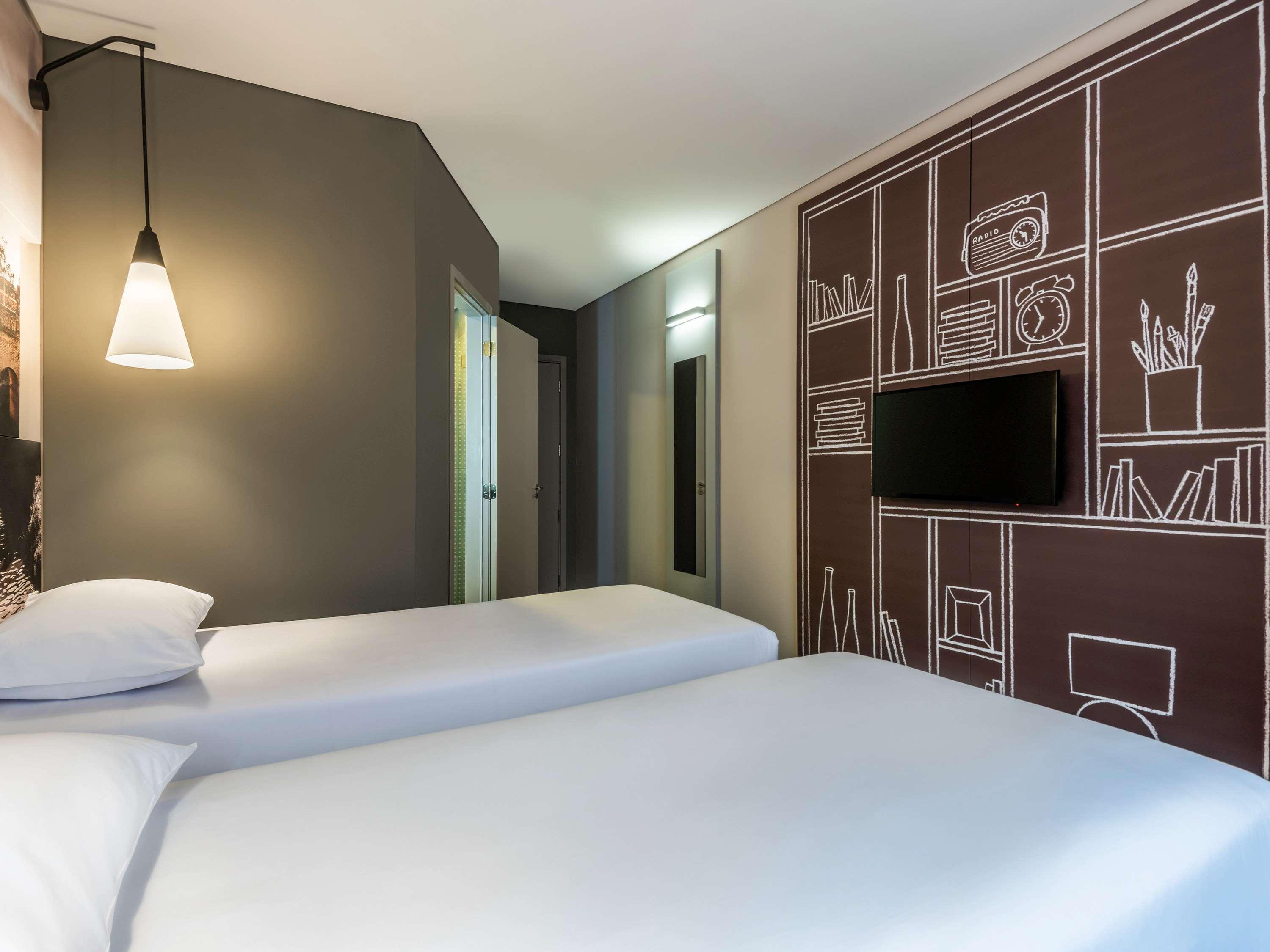 Отель Ibis Чия Экстерьер фото
